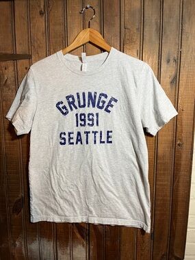 Grunge 1991 Seattle Graphic Tee - Light Gray with Navy Print